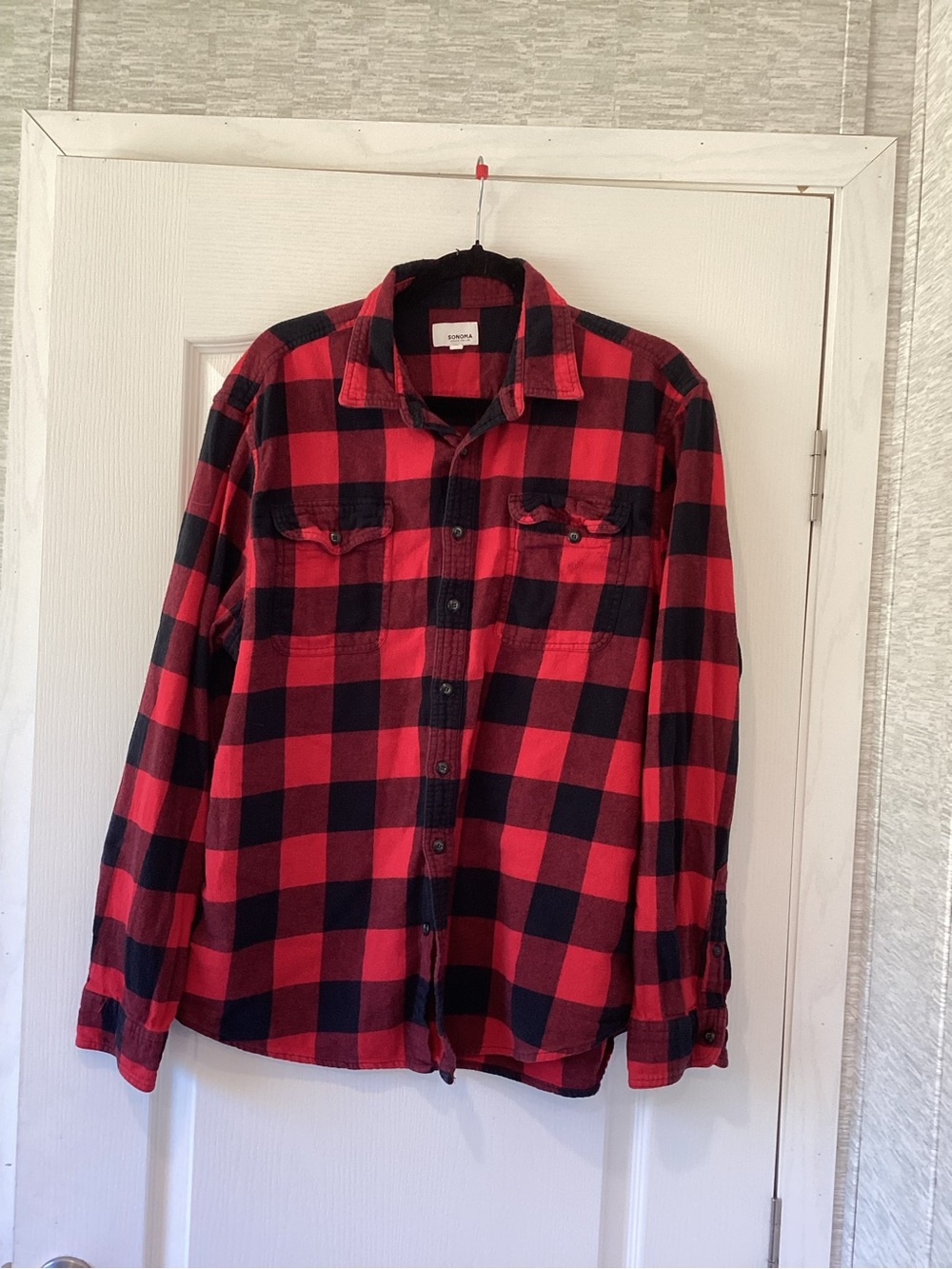 Sonoma mens Red and Black Buffalo Plaid flannel Button-Down Shirt XL EUC